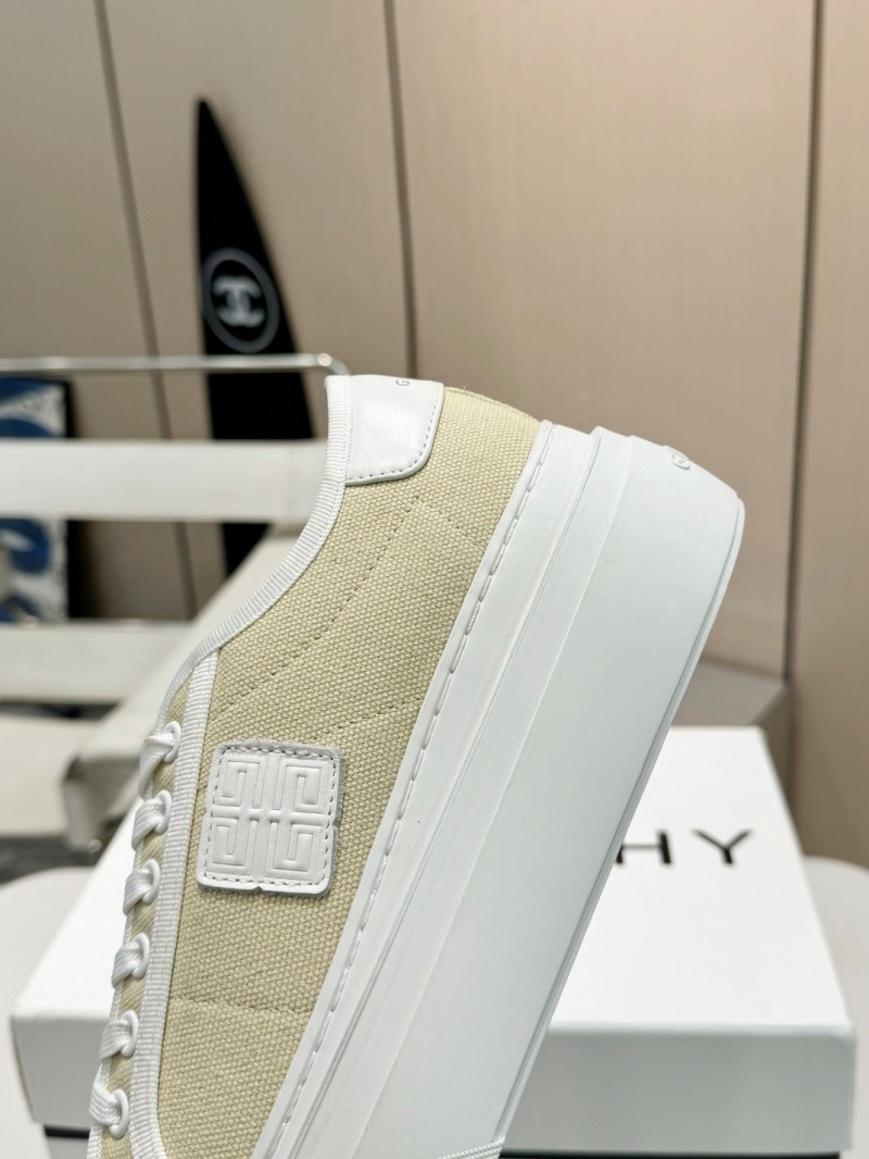 Givenchy Sneakers